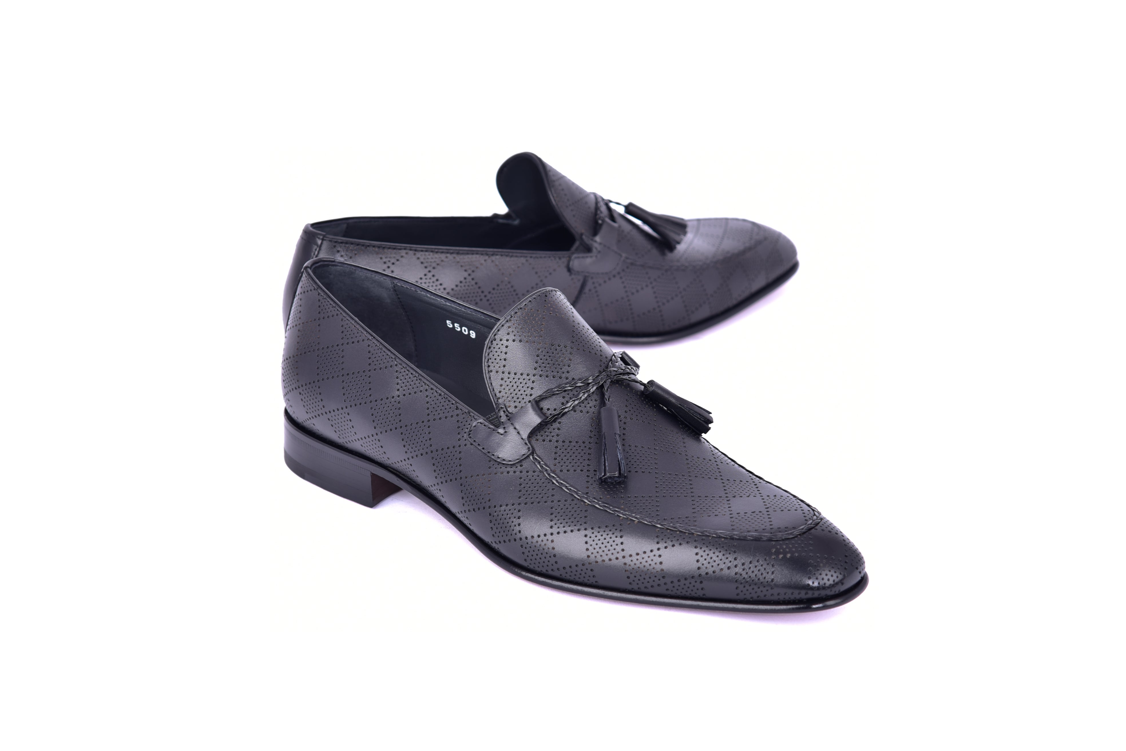 C0001113-5509 Tassel loafer with designed leather-Black