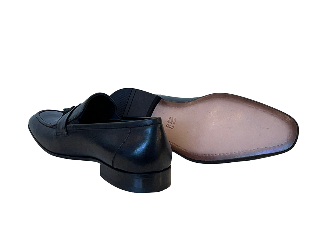P0006-3010 Black Kilt Tassel Loafer