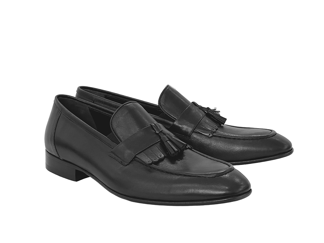 P0006-3010 Black Kilt Tassel Loafer