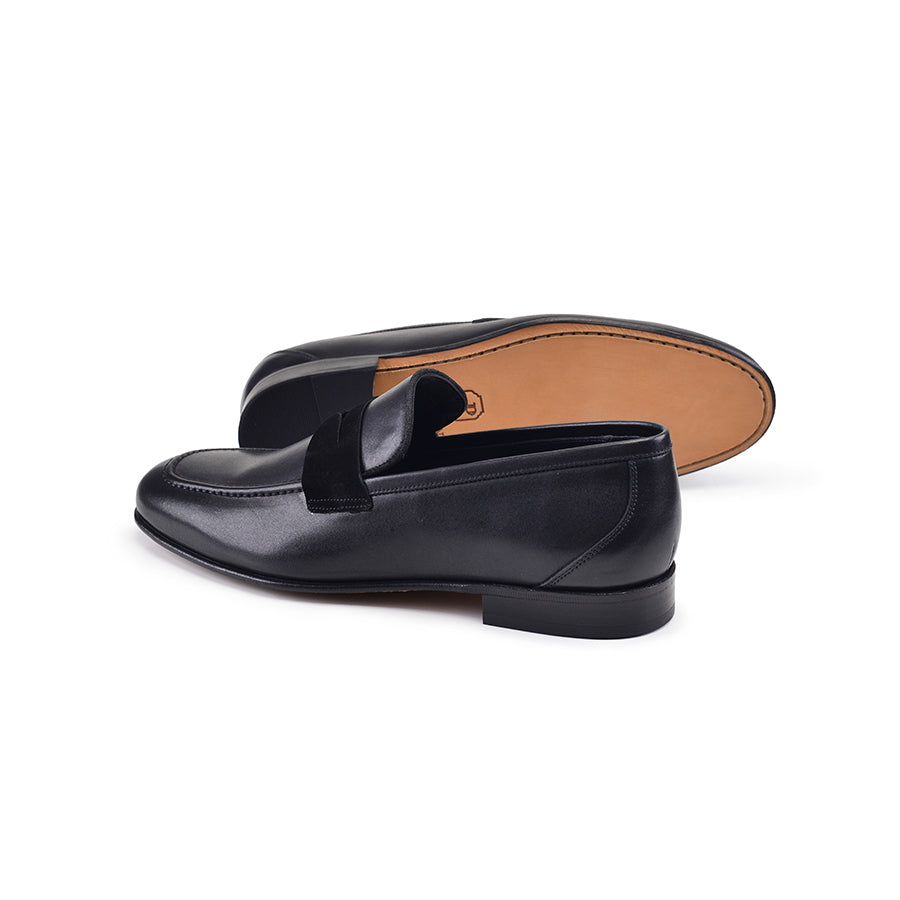 P000513 - 7504 Black Loafer with suede vamp