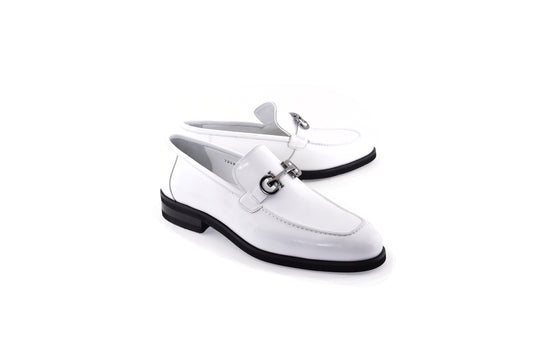 C0001209- 7249  loafer with silver buckle - White