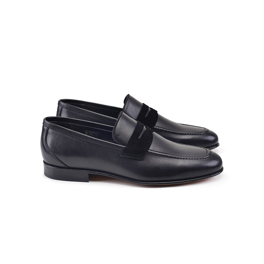 P000513 - 7504 Black Loafer with suede vamp