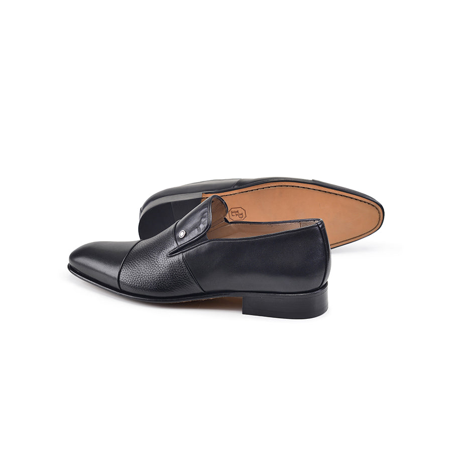 P0005 - 891 Black-Cap toe Loafer
